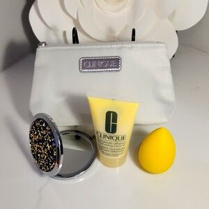 Clinique 4 piece beauty bundle NWT